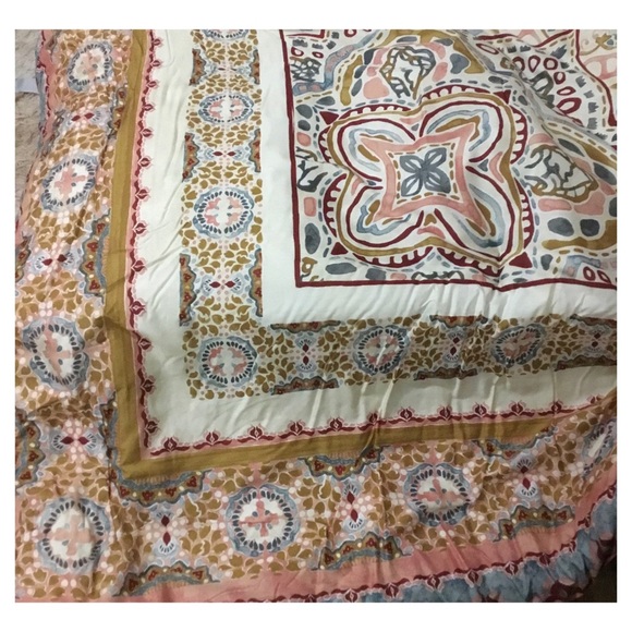 DTUDIO D COMFORTER WITH 2 SHAMS - Picture 4 of 7